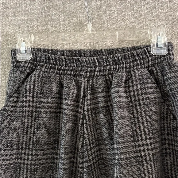 Chic wide leg plaid gaucho/culotte - NWT! - Picture 4 of 4